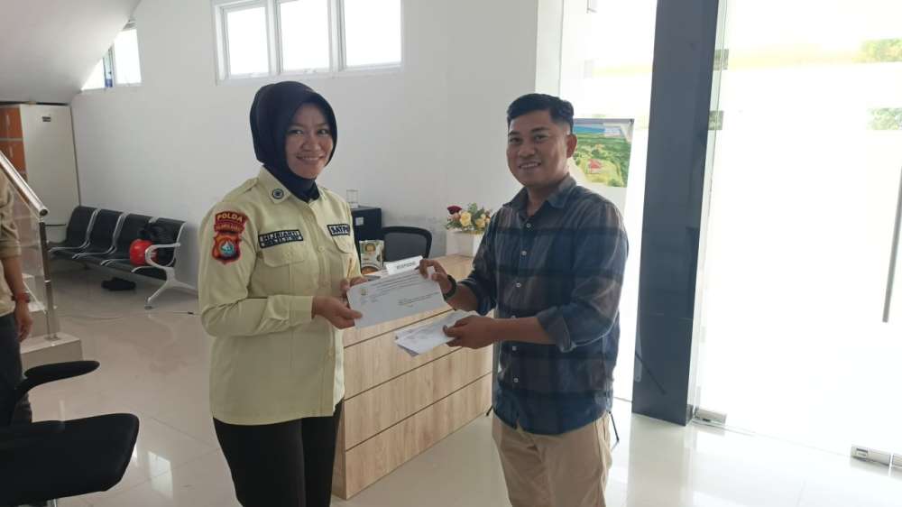 Matangkan Persiapan, Staf UPA TIK Distribusikan Undangan Pelatihan PDDIKTI ke Seluruh Prodi