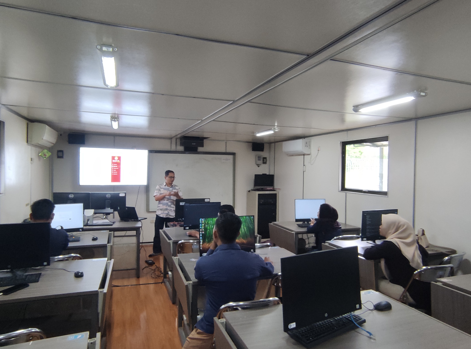 Optimalisasi pengelolaan Aplikasi SINTA di Laboratorium ICT Universitas Sulawesi Barat