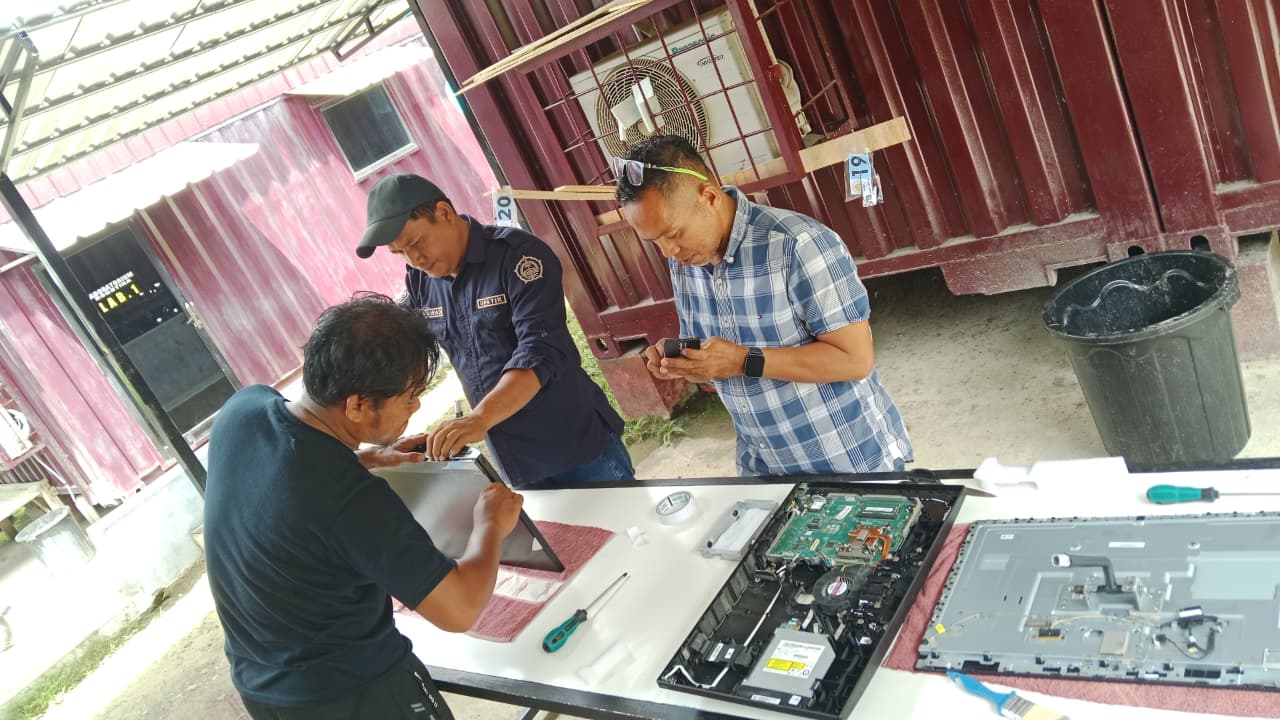 Transformasi Digital Lab ICT: UPA TIK Unsulbar Lakukan Upgrade HDD ke SSD Demi Perkuliahan yang Lebih Responsif