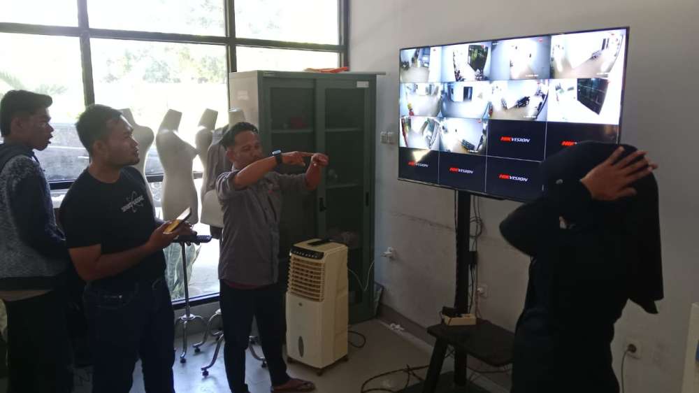 Dukung Kinerja Satuan Pengamanan, UPA TIK Unsulbar Fasilitasi Koneksi Layar Pantau CCTV