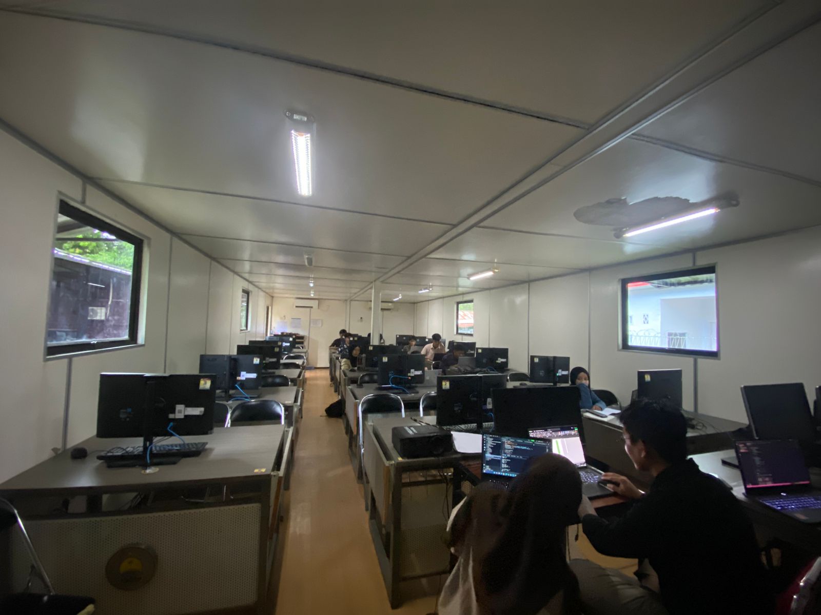 Proses Perkuliahan di Laboratorium UPA TIK Universitas Sulawesi Barat